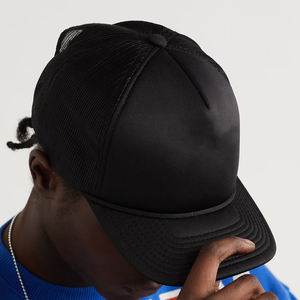 Chapeau de camionneur pour hommes de logo de broderie personnalisée de haute qualité 5 panneaux chapeau de maille de sport couleur unie streetwear homme chapeaux de maille de camionneur - Product Image 2