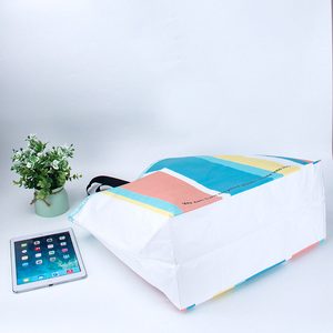 ถุงช้อปปิ้งผ้าไม่ทอพร้อมหูหิ้วสายรัด PP ปรับขนาดและลวดลายได้ ใช้งานได้หลากหลาย - Product Image 5