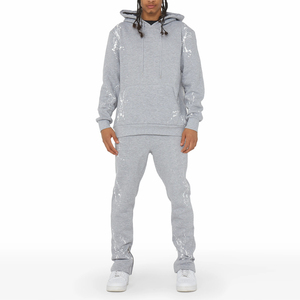 Chándales con capucha y borde de dobladillo crudo y corte de algodón OEM personalizados, pantalones para hombre, chándal apilado acampanado, conjunto de Jogger de dos piezas para hombre - Product Image 1