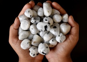 Piedras de Cristal de Diseño Excelente y Alta Calidad, Piedras de Luna Arcoíris Pulimentadas para Múltiples Usos - Product Image 6