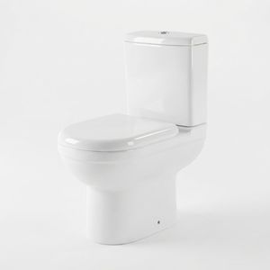 Inodoro de Cerámica Moderno de Dos Piezas Ballon, Versátil para Uso en Interiores y Exteriores, para Escuelas, Hospitales, Hoteles, Cocinas, Baños y Exteriores - Product Image 1