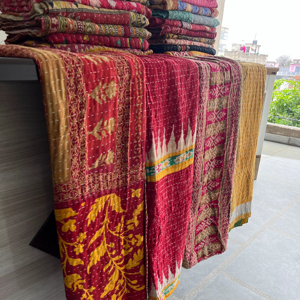Venta al por mayor lote de edredones Kantha hechos a mano tribales indios, edredones Kantha de algodón 85x55 ''colcha Reversible hogar colcha Navidad - Product Image 1