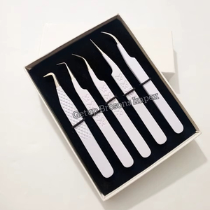 Pince à épiler pour extensions de cils de haute qualité, différents styles, revêtement en poudre blanche avec impression papillon, logo personnalisé, instrument de beauté - Product Image 1