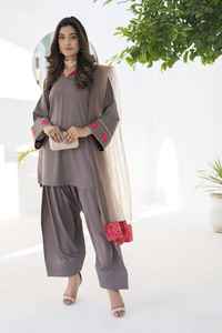 Custom Women's 3-Piece Plus Size Linen Breathable Reversible Loose Fit Long Sleeves Floral Casual Knee-Length Pakistan <b>Kurti</b> - Product Image 6