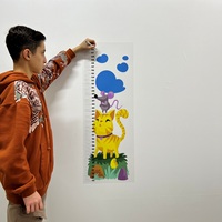 Tabla de Crecimiento Reutilizable Modelo 2 para Niños, Material de Poliestireno Duradero, Superficie de Escritura Blanca con Fijación por Electricidad Estática, Fácil de Usar