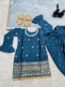Nouvelle arrivée Chinon soie avec impression numérique et paillettes broderie enfants Kurti ensemble fabricant de Surat au prix de gros - Product Image 3