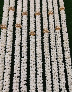 Guirlande de fleurs artificielles Mogra de 4 pieds de long, décoration murale, décoration de mariage, idée de décoration de fête à thème, toile de fond de scène - Product Image 4