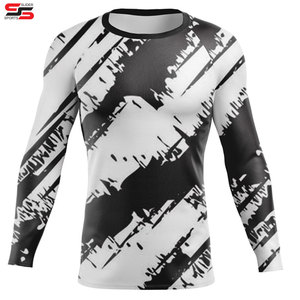 Offre Spéciale hommes Durable professionnel à manches courtes Rash Guard personnalisé imprimé Compression chemises Sublimation Technique MMA tissu - Product Image 6