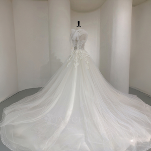 Robes de mariée NT117 modernes style bohème en tulle avec motif dentelle, traîne chapelle, fleurs et cristaux - Product Image 2