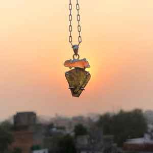 Collar de Plata de Ley 925 hecho a mano, Ópalo de moldavita Natural, efecto de cambio de Color, colgante para niñas, regalo, piedras preciosas sueltas para ella - Product Image 1