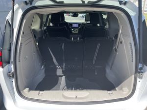 Gran Oferta: Chrysler Pacifica Hybrid Limited FWD 2023, Impecable, Listo para Enviar - Product Image 6