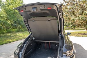 Panamera GTS Sport Turismo 2022, V8 Twin-Turbo, Tracción en las Cuatro Ruedas, Paquete Premium, Sin Modificar - Product Image 6