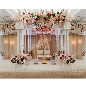 Nouveaux Mandaps de mariage blancs à triple pilier, Piliers en fibre les plus vendus en Allemagne, Décoration de mariages, Installation de Mandapam carré, Irlande - Product Image 1