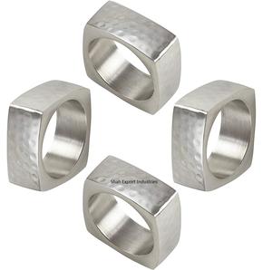 Dernier design Rond de serviette en métal martelé et argent pour les dîners Décoration de table à manger Porte-serviettes carré fait main - Product Image 1