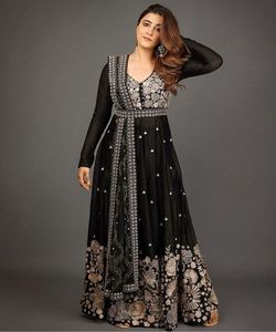 Vêtements islamiques élégants Tenue de musulman modeste comprenant Abayas Hijabs Mode pour s'habiller Accessoires vestimentaires musulmans traditionnels - Product Image 6