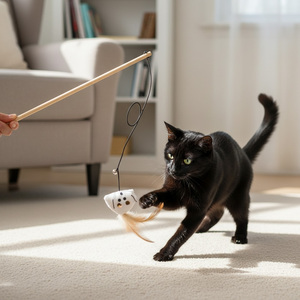 Natürlicher Holz-Katzenspielstab mit Glocke und Federmaus-Spielzeug, Interaktives Einzelseil-Katzenspielzeug für Hauskatzen, OEM-Anpassung - Product Image 3