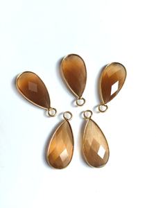 Conector de Bisel Chapado en Oro de 18k con Incrustaciones de Latón Vintage y Piedra de Cuarzo de 20x10mm - Product Image 2