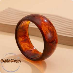 Elegantes brazaletes de resina transparente con coloridas hojas secas y lámina dorada para accesorios diarios de mujer - Product Image 5