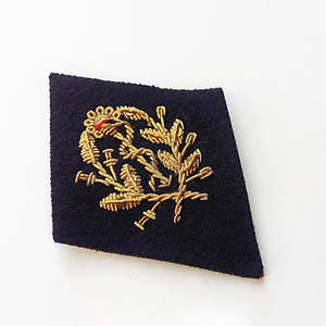 Badges en fil de bullion faits sur mesure, OEM, faits à la main, mode, broderie à la main, badges en fil de bullion or et argent, tissu sergé, écusson - Product Image 2