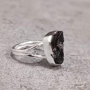 Anillo de Plata de Ley 925 con Granate Natural, Piedra de Nacimiento de Enero, Martillado, Regalo de Cumpleaños, Navidad, Joyería Hecha a Mano - Product Image 2