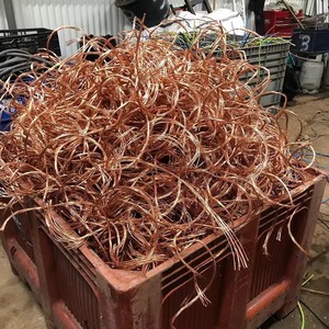 Compre chatarra de cobre de primera calidad para uso industrial Entrega rápida disponible Ahora perfecto para reciclaje y fabricación - Product Image 5