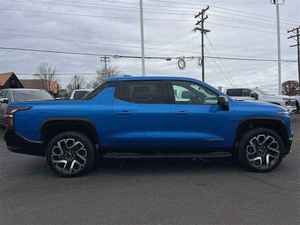 OPCIÓN COMPLETA PARA AUTO USADO: Chevrolet Silverado 2024 DOBLE CABINA, LISTA PARA ENVIAR - Product Image 5