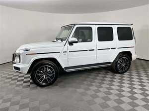 G-Class G 550 4MATIC SUV d'occasion 2022-2024, sièges en cuir R18, intérieur foncé, automatique, caméra arrière gauche, toit ouvrant - Product Image 2