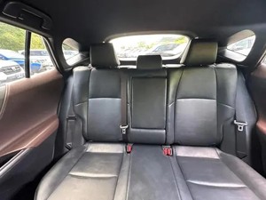 Vehículo Usado de Segunda Mano de Alta Calidad, SUV Mediano de Ultra Lujo 2024, Transmisión Automática, 7 Plazas, Interior Premium de Alta Potencia - Product Image 3