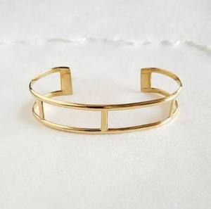 Brazalete Moderno de Latón con Diseño Grabado, Talla Única, Sin Plomo, Tono Dorado, Joyería de Moda - Product Image 2