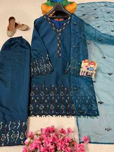 Realza la Belleza de tu Armario con este Conjunto de Salwar Kameez Recién Lanzado - Ropa Moderna para Fiestas de Secado Rápido - Product Image 6