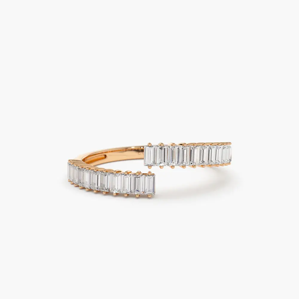 VVS2-D बैगुट कट कट ने महिलाओं के लिए 14k पीले सोने के लिए स्पष्ट रूप से वर्गानिक सगाई की अंगूठी