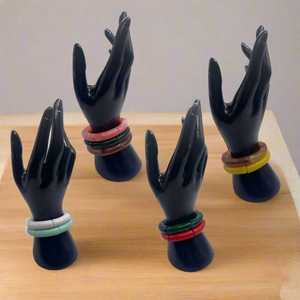 Nueva llegada de pulsera de resina de tubo curvo de alto pulido de moda colorida resina acrílica Lucite con cuentas brazalete elástico para mujer - Product Image 1