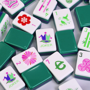 Tuiles de Mahjong Américain de Luxe, Fabrication OEM, Design Moderne en Acrylique Vert, Œuvres d'Art Mahjong Américain, Tuiles de Mahjong Classiques - Product Image 1