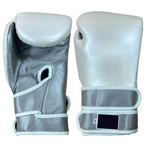2026 Wholesale Customized Best Quality Customized Material Moisture Repellent Waterproof Hook Loop Closure Boxing Gloves - Product Image 5