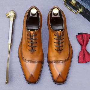 Zapatos de vestir formales clásicos para hombre, zapatos Oxford de cuero con punta redonda para reuniones de negocios y eventos de gala - Product Image 1