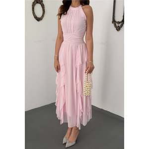 Robe rose poudré avec devant plissé et volanté - Rose poudré - Product Image 4