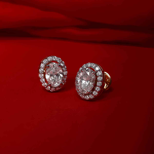 Pendientes clásicos de oro amarillo de 10K para todos los días elegante corte ovalado Moissanite Diamond Halo para damas de honor regalo para mujeres - Product Image 1