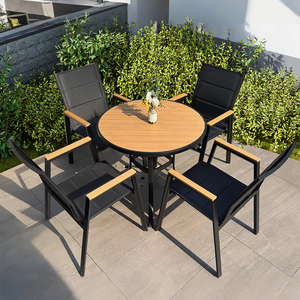 Nouveau ensemble <span class=keywords><strong>de</strong></span> tables basses rondes d'extérieur en WPC antirouille et imperméables à l'eau Tables et chaises <span class=keywords><strong>de</strong></span> patio pour <span class=keywords><strong>terrasse</strong></span> - Product Image 3