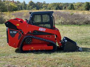 Kioi SL750-Chargeuse compacte avec précision 74HP pour travaux à forte demande Chargeur sur chenilles et tracteur avec composant moteur central - Product Image 3