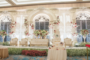 Decoración de Escenario para Recepción de Boda Estilo Bollywood de Lujo, Decoración de Boda de Lujo y Diseño de Eventos, Decoración de Boda Premium, Temática para Eventos - Product Image 5