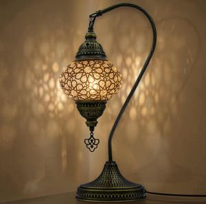 Lámpara de Mosaico de Aluminio de Lujo para el Hogar, para Iluminación Decorativa que Crea una Atmósfera Sofisticada y Acogedora - Product Image 1