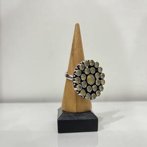 แหวนมโนลิซาสีเหลืองชุบเงินออกซิไดซ์สำหรับผู้หญิง ของขวัญสำหรับเธอ - Product Image 1