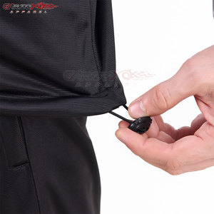 Chándal ligero de poliéster para hombre con rayas laterales y ajuste de rendimiento para movimiento diario, chándal de poliéster personalizado para hombre - Product Image 6
