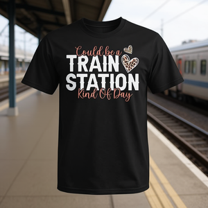 Camiseta de la categoría promocional de la serie Train Station Kinda Day - Product Image 3