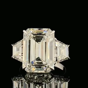 Anillo de Diamante Cultivado en Laboratorio con Certificación IGI de 10 Quilates, Corte Esmeralda, Joyería Fina de Lujo - Product Image 1