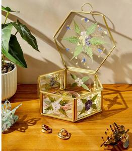 Joyero de metal hecho a mano de diseño antiguo con tallas intrincadas Estilo Vintage elegante almacenamiento para accesorios preciosos - Product Image 2