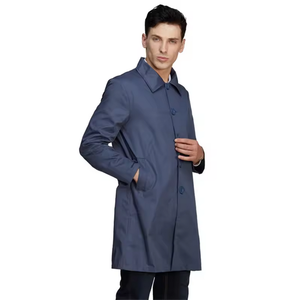 Bata básica de laboratorio para hombre azul marino con cierre de botón y cuello vuelto con bolsillos básicos - Product Image 3