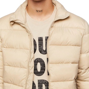 Veste matelassée beige pour homme, col montant, fermeture éclair, coupe-vent, veste d'hiver décontractée, coupe régulière, rembourrage en polyester, couleur unie - Product Image 5
