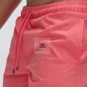 Pantalones cortos deportivos personalizados Unisex cintura elástica patrón sólido estilo casual características ecológicas bolsillos cortos para hombres al por mayor - Product Image 6