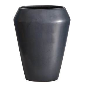 Florero de Metal decorativo de mesa de diseñador moderno recién llegado, hecho a mano de aluminio con forma Simple fresca, Color negro - Product Image 1